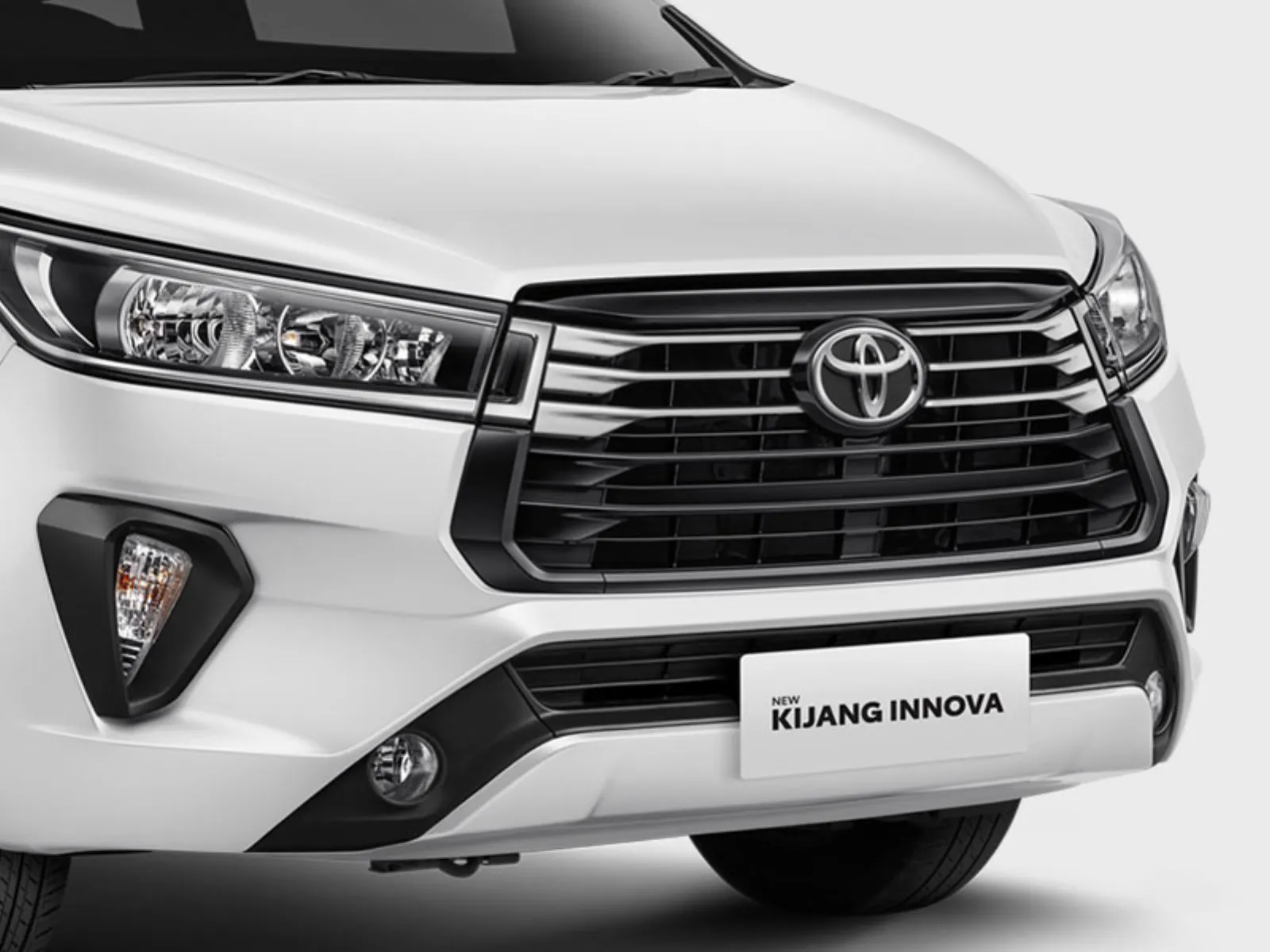 Toyota Kijang Innova foto 1